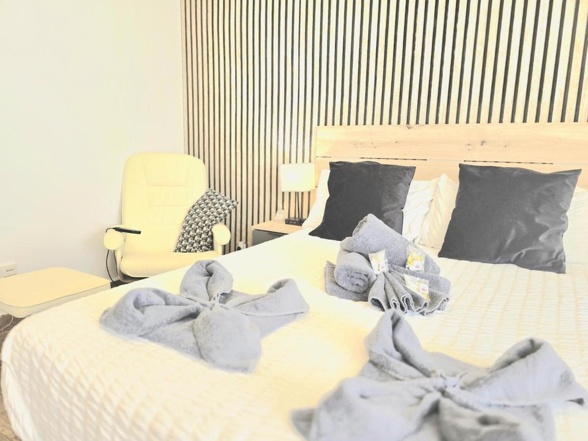 Apartment The Harmony Luxe Center With Seasonal Pool Free Wifi And Netflix By Namaste Elite
