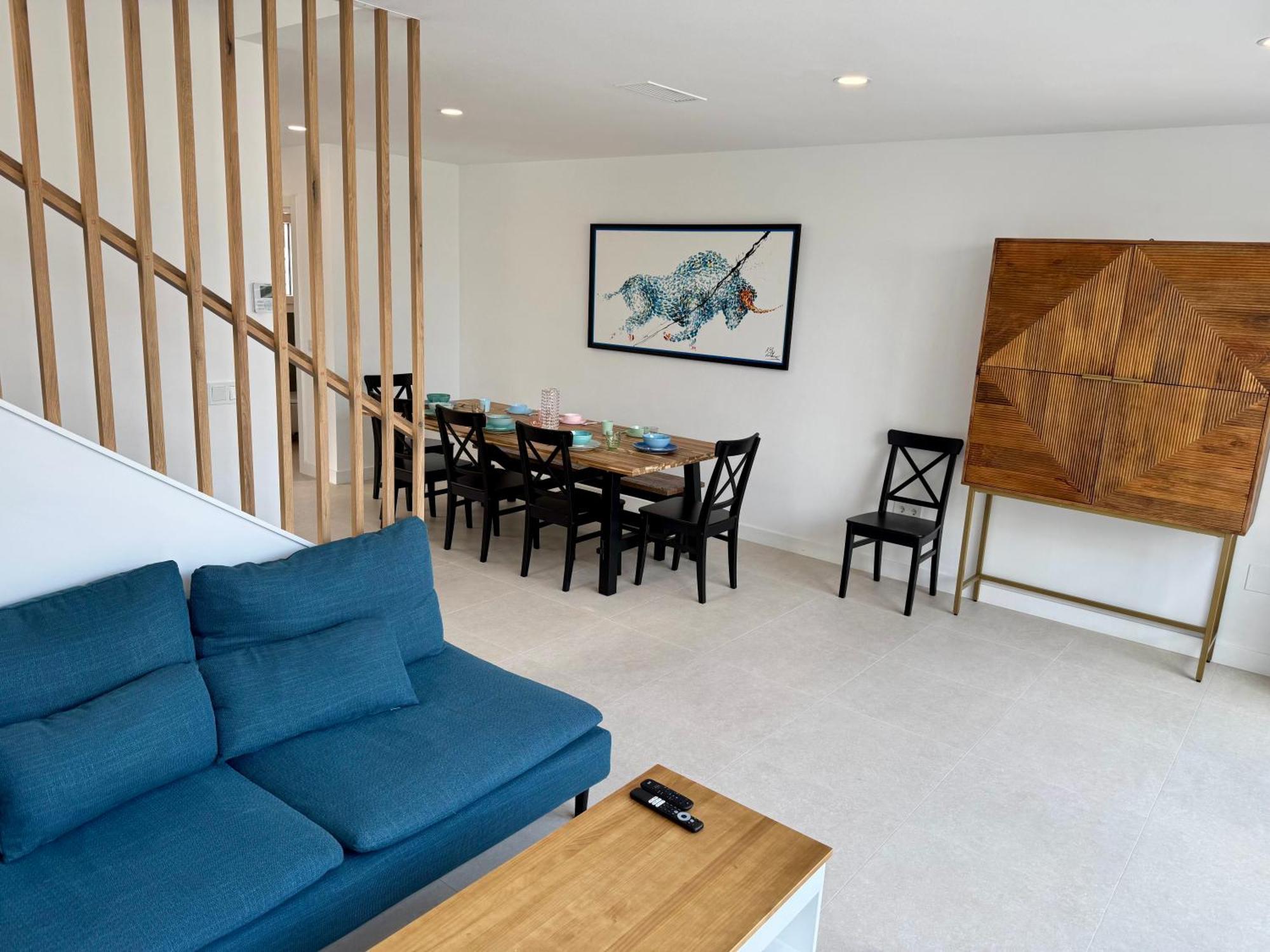 Delsol - Modern Private Pool Short Walk To *