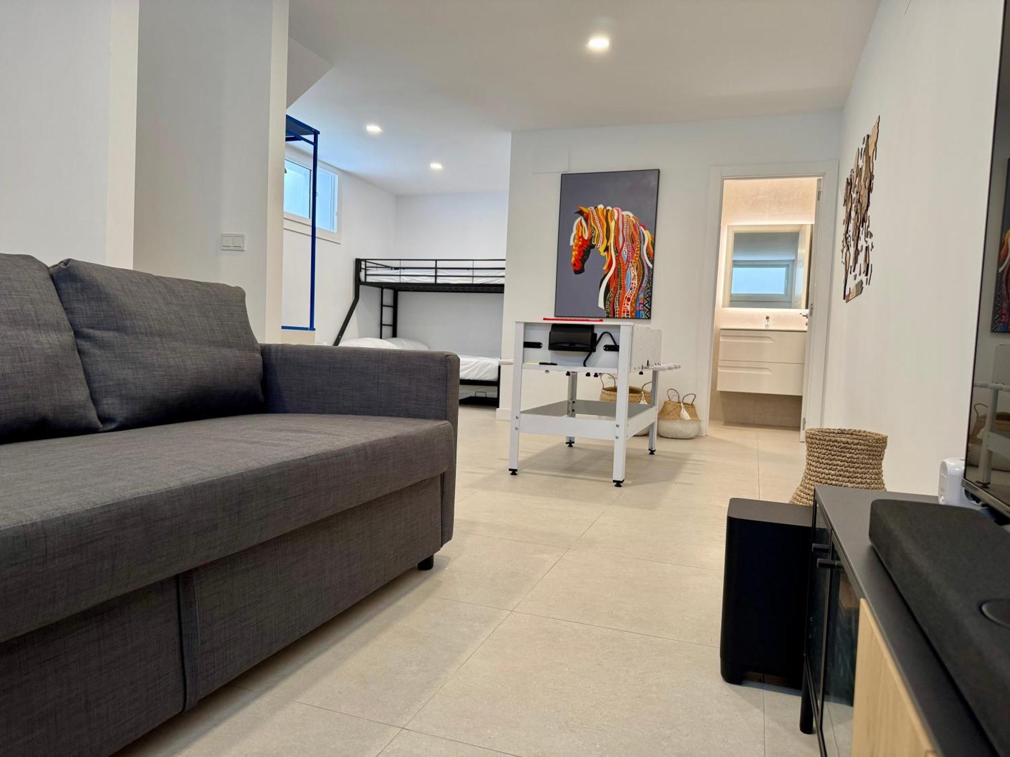 Delsol - Modern Private Pool Short Walk To Torremolinos