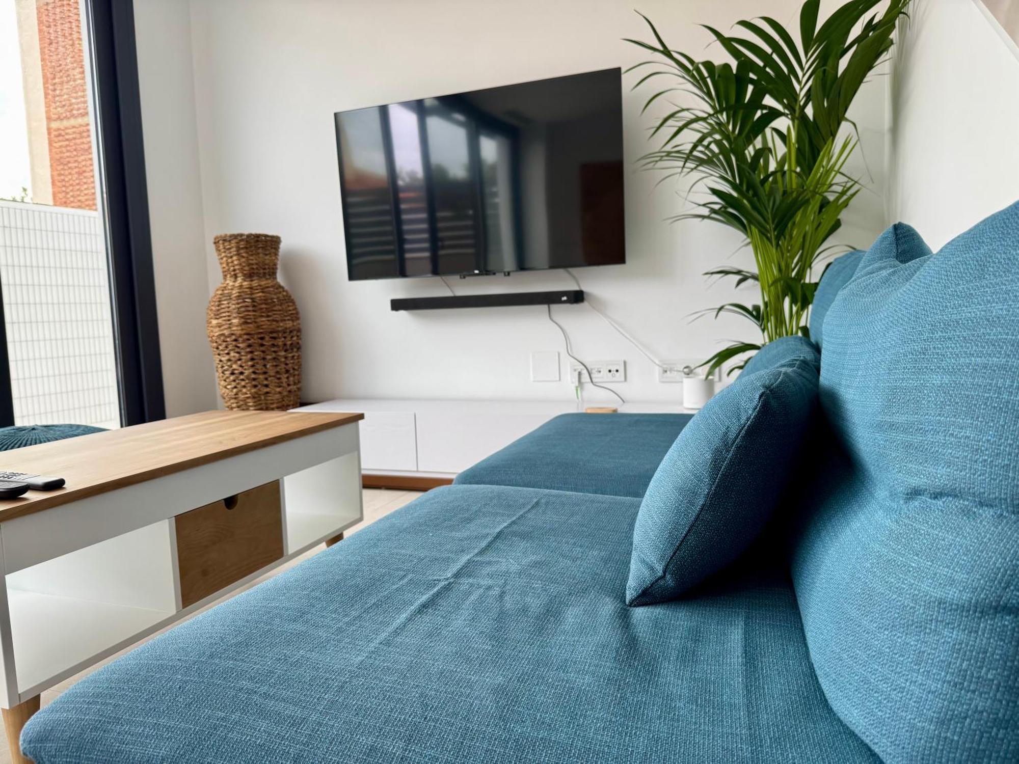 Delsol - Modern Private Pool Short Walk To Torremolinos