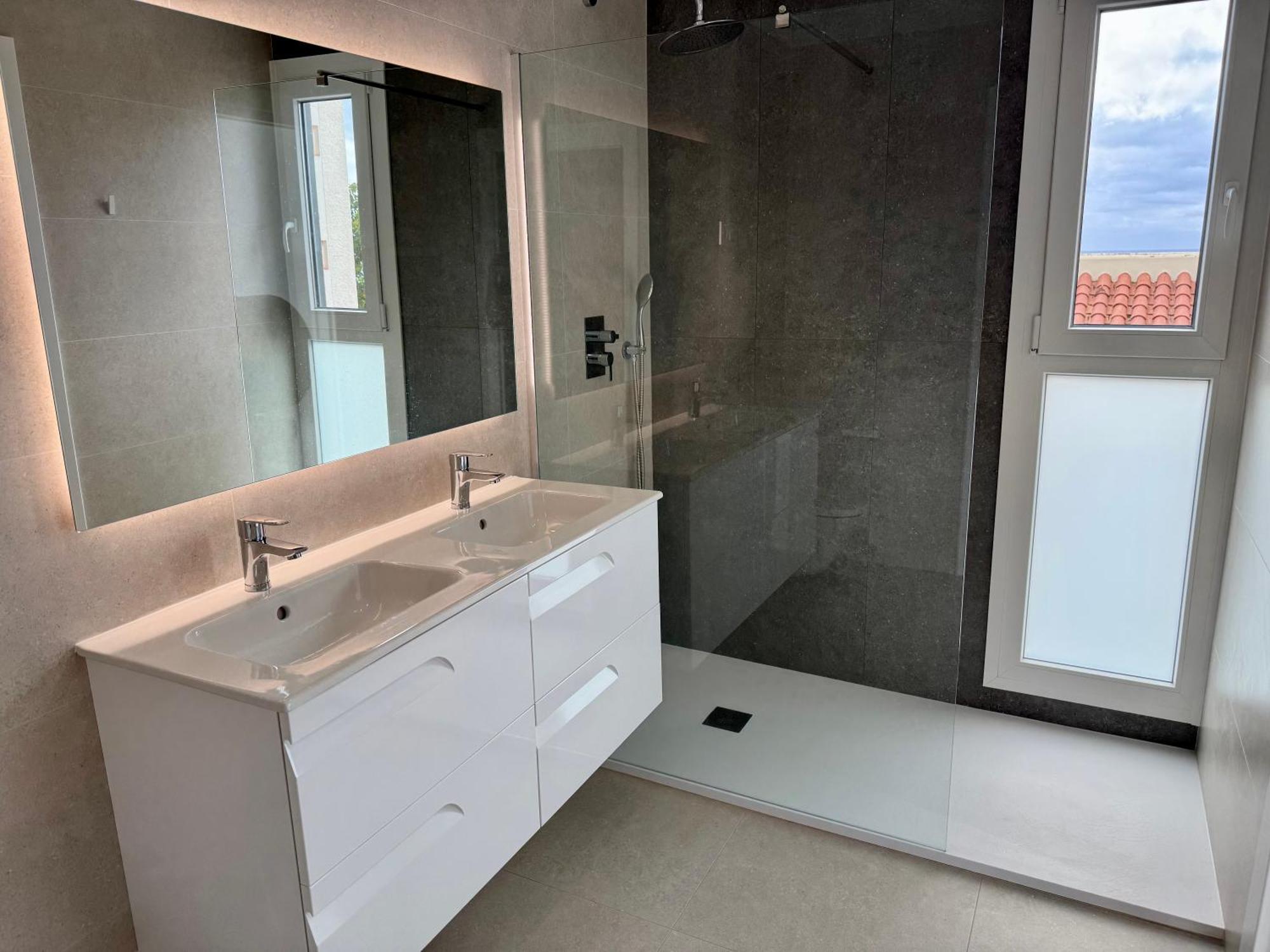 Villa Delsol - Modern Private Pool Short Walk To Torremolinos