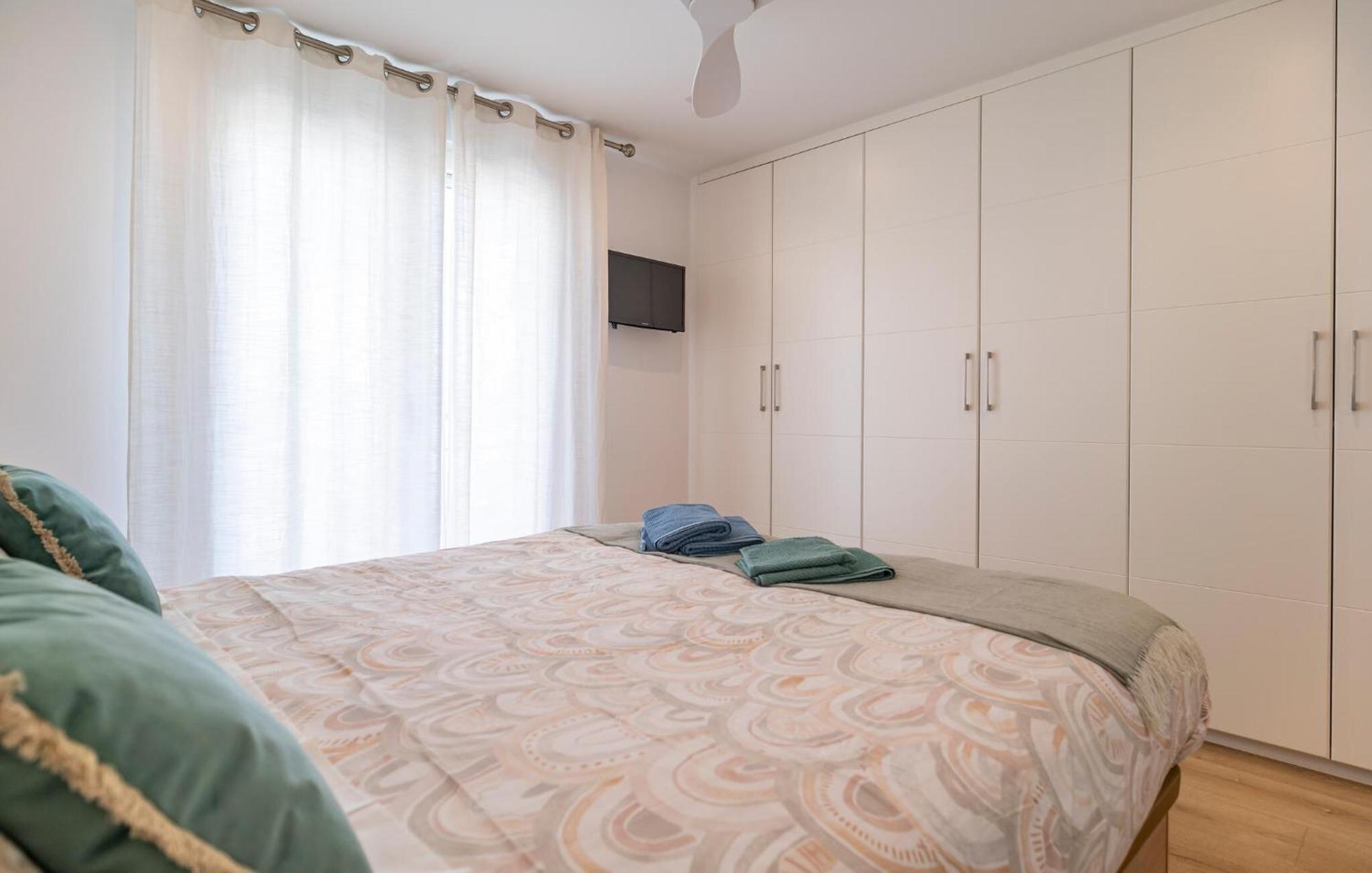 Apartment 2 Bedroom Amazing In *