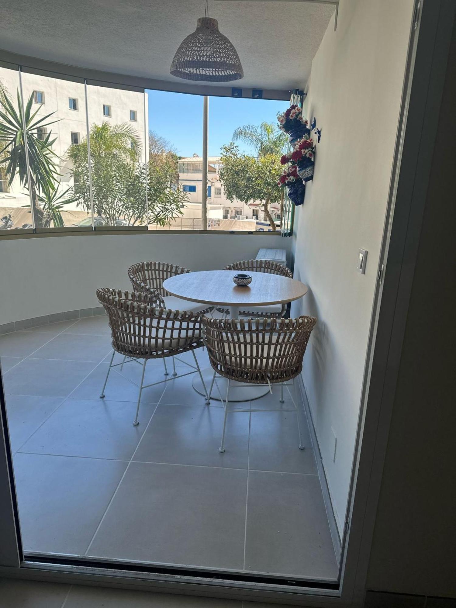Modern Op 200m Benalmadena