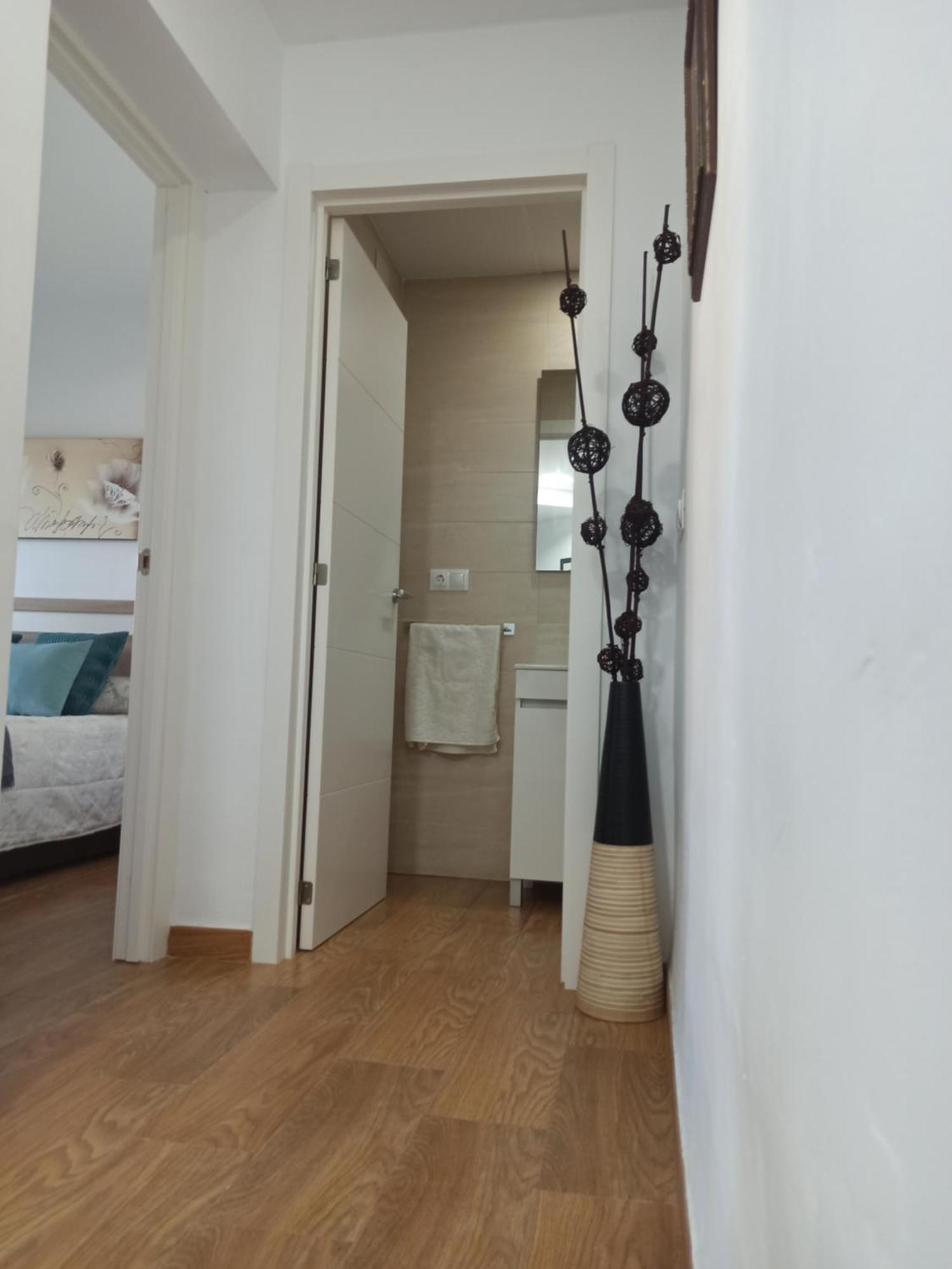 Novedad Centrico Con Porche Y Jardin *