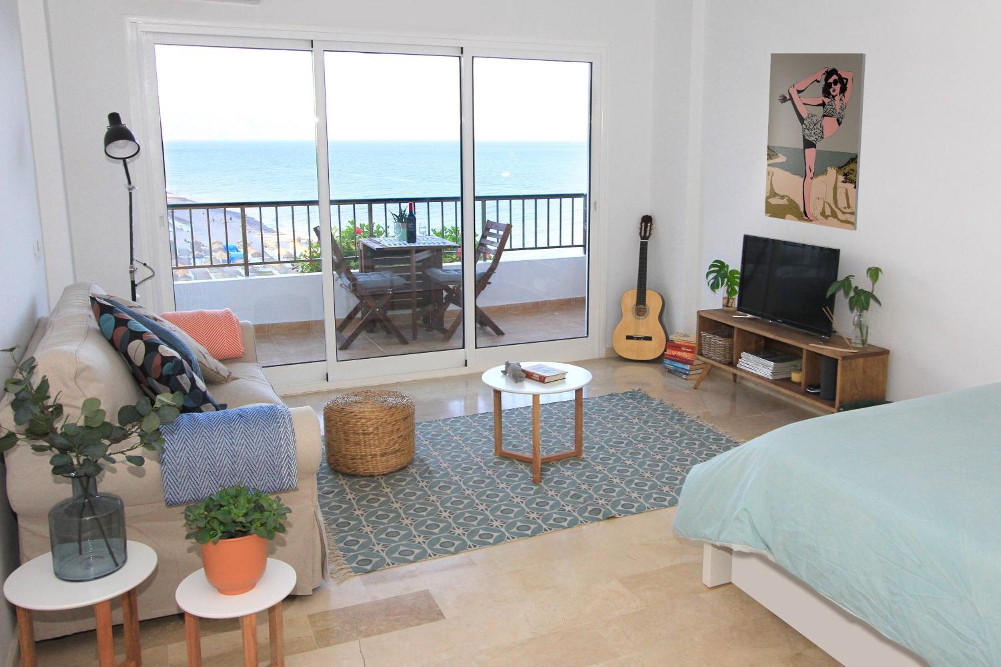 Amazing In Front Of The Sea Apartment *