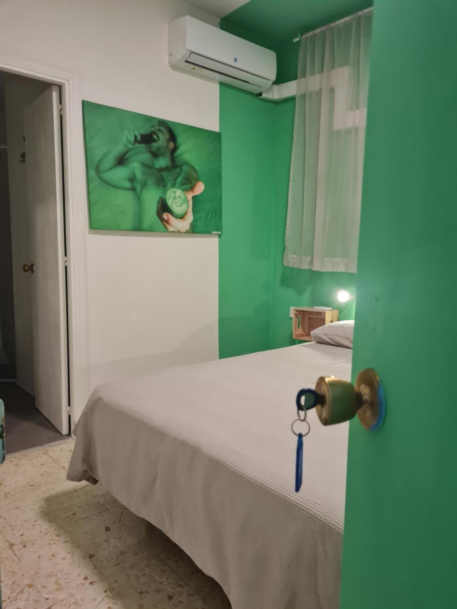 Maracuya House - Men Only Guest house Torremolinos