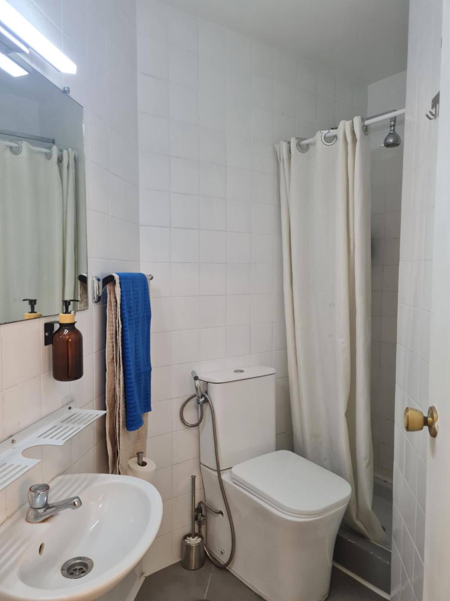 Maracuya House - Men Only Guest house