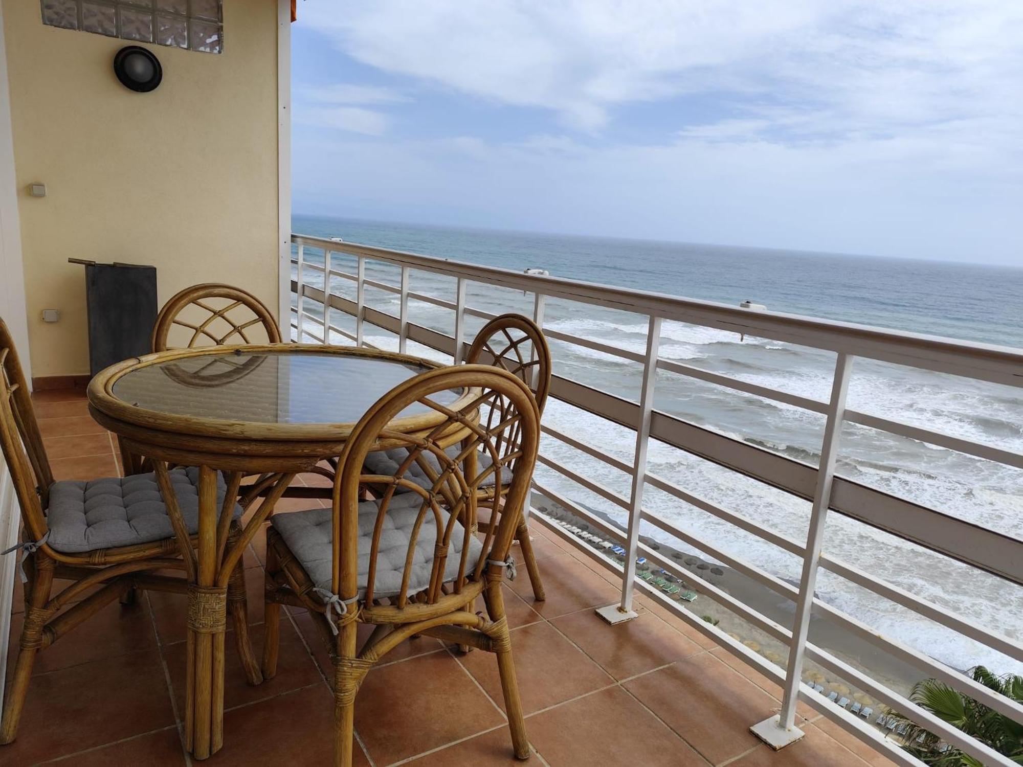 Calma 309 Apartment