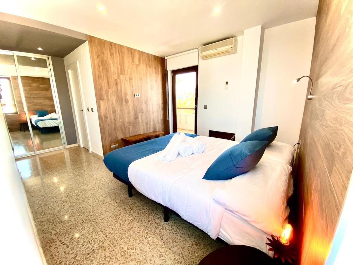 La Carihuela Terrace, Sea Views And Pool Apartment *