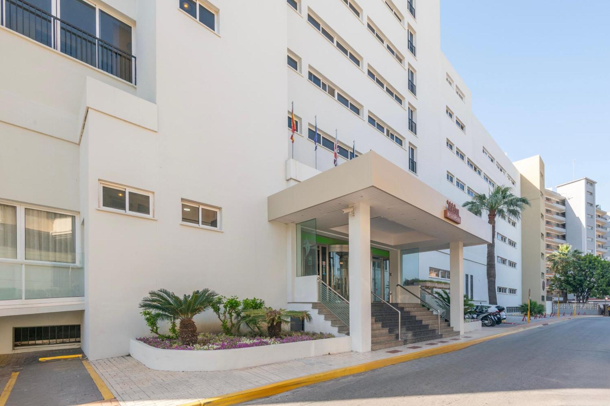 Parasol Garden Hotel
