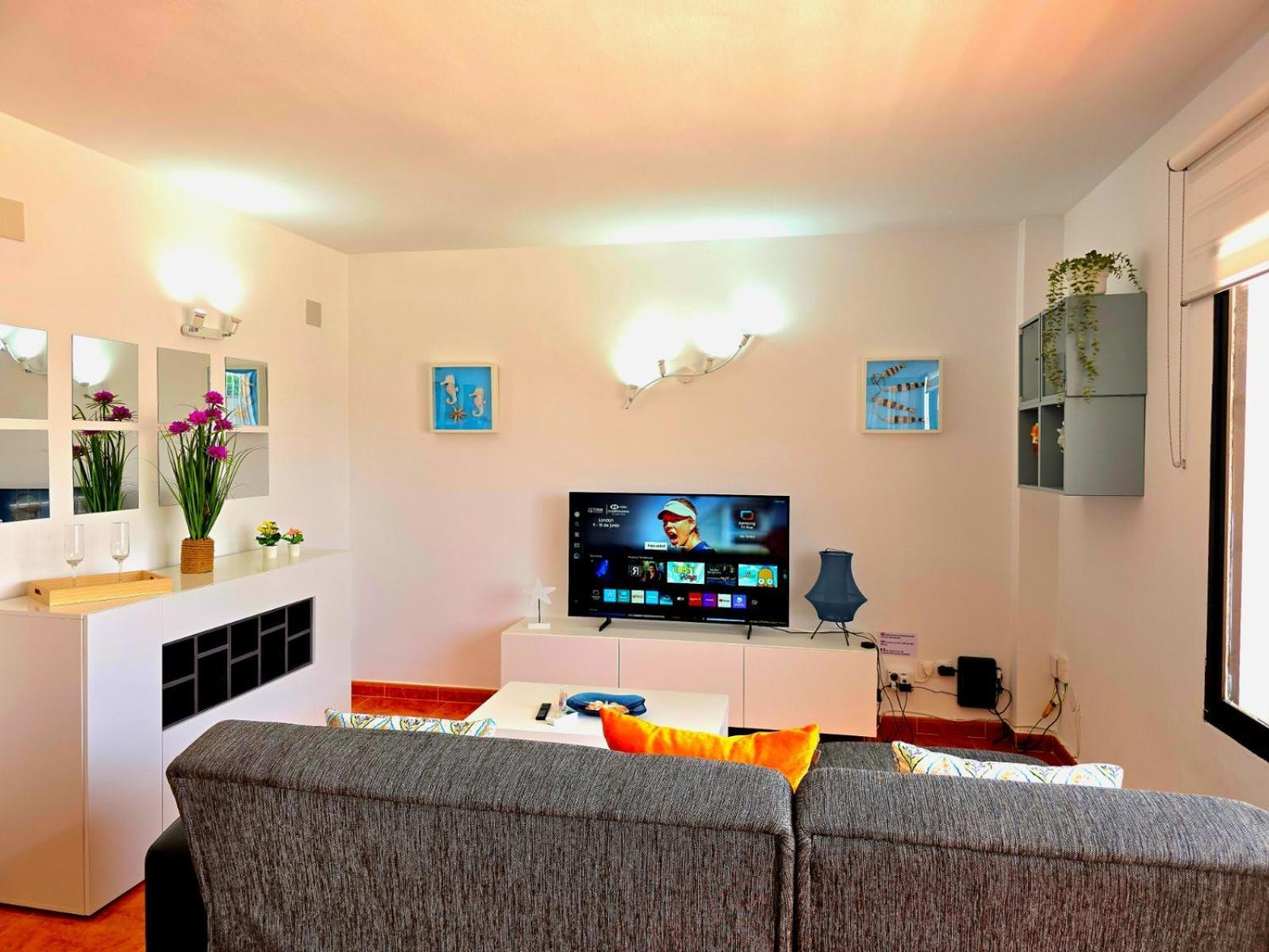 Apartment Lidia 1 Apartment, 1st Line Beach, 1 Bedroom 1bath *