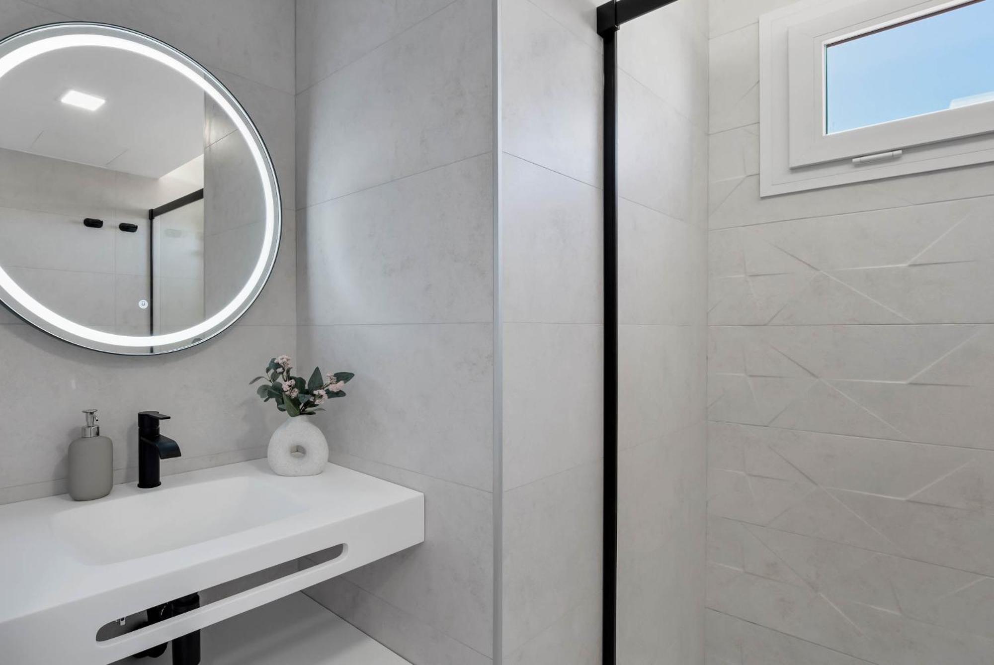 Moderno, Con Vistas Y Garaje A 100 Metros De La Playa Apartment *