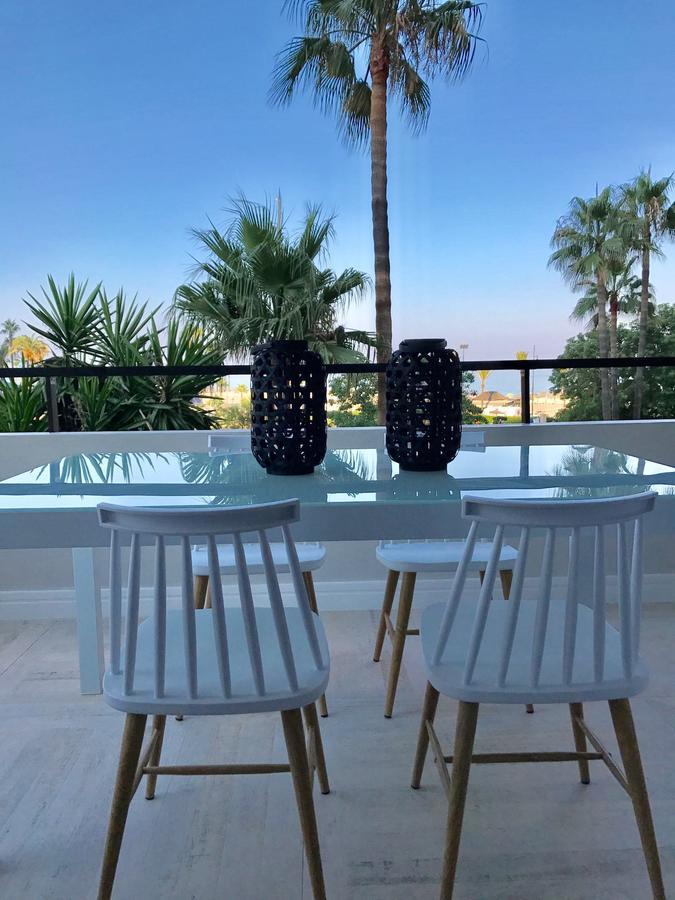Apartment Luxury House 110 M2 On The Beach, Pool, Parking