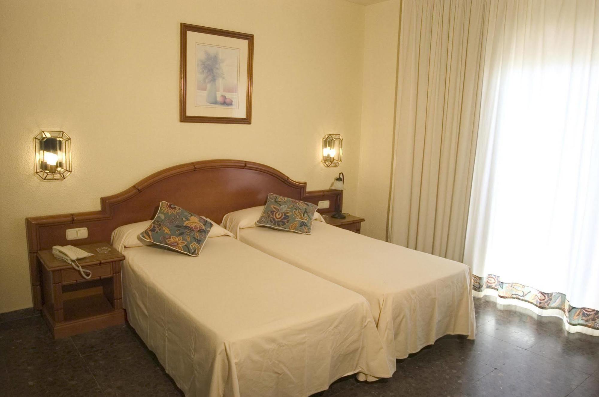 Ms Tropicana Hotel 4*