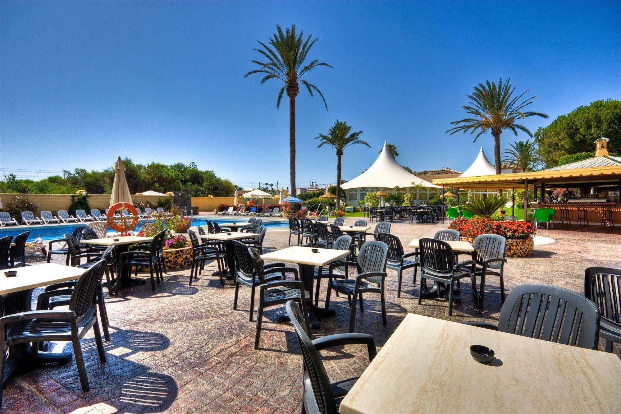 Royal Costa Hotel 3*