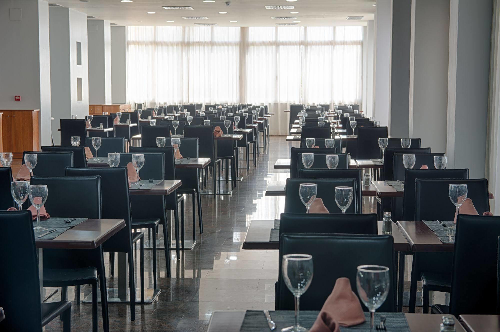 Royal Costa Hotel