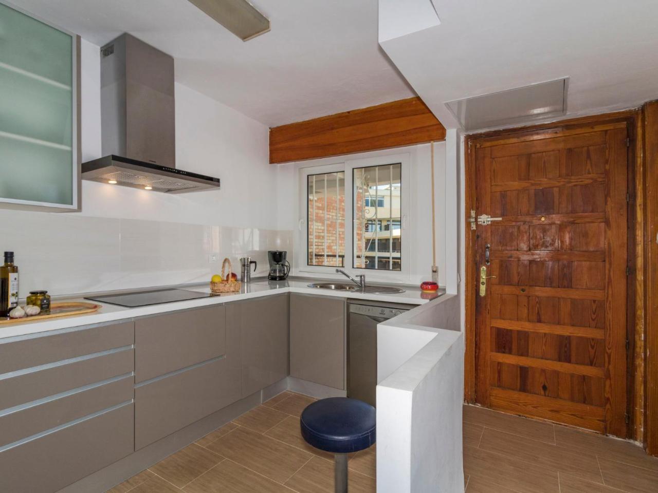 Apartment Apartamento Las Coronas By Interhome