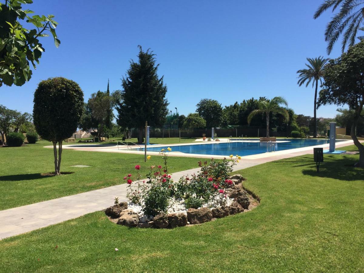 Apartamento Cerca De La Playa Y Campo De Golf Con Piscina Apartment