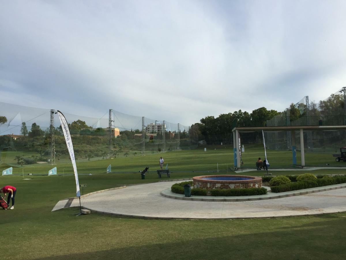 Apartamento Cerca De La Playa Y Campo De Golf Con Piscina * Torremolinos