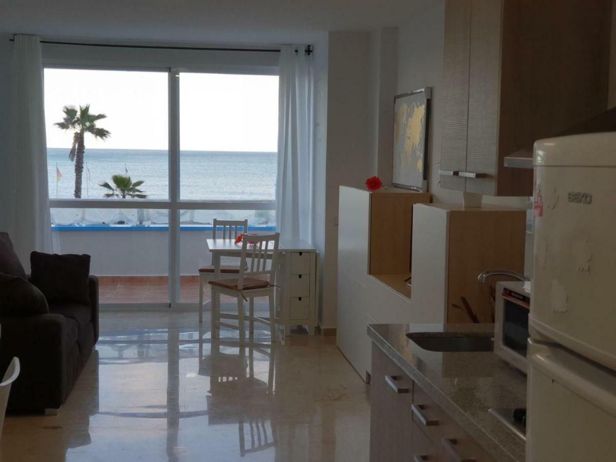 Nuevo Roca Chica, Primera Linea Playa,torremolinos Appartement