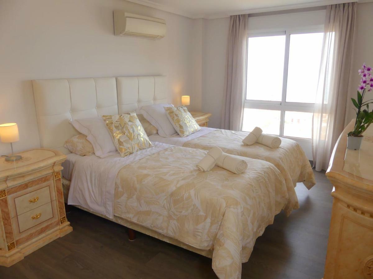 Apartment Duplex La Carihuela 1ª Linea De Playa Costa Del Sol Torremolinos
