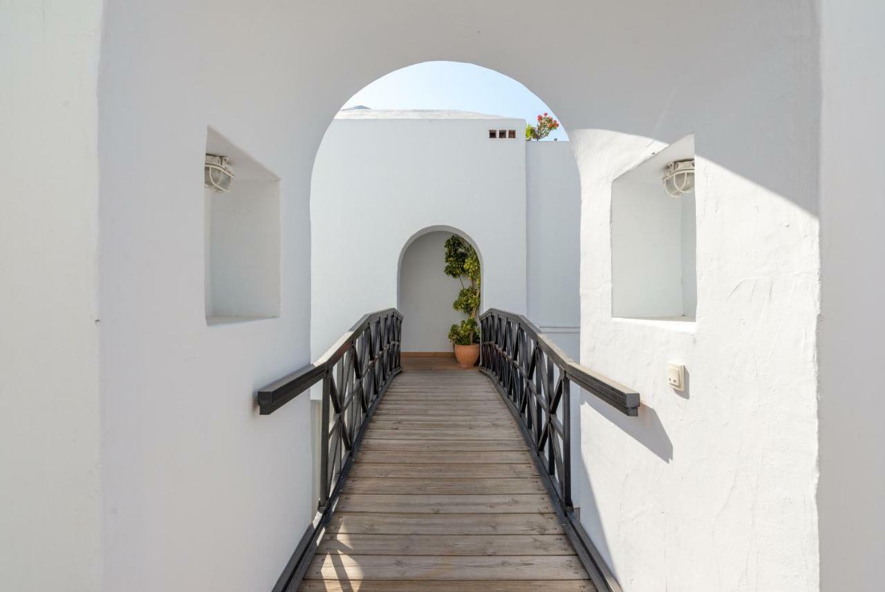 Luxury Duplex- 7 Minutes From The
