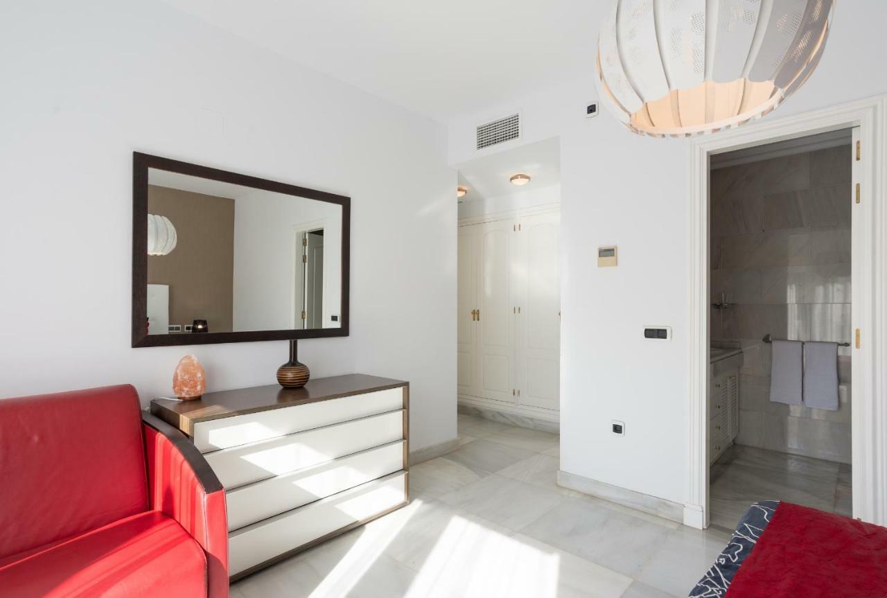 Luxury Duplex- 7 Minutes From The