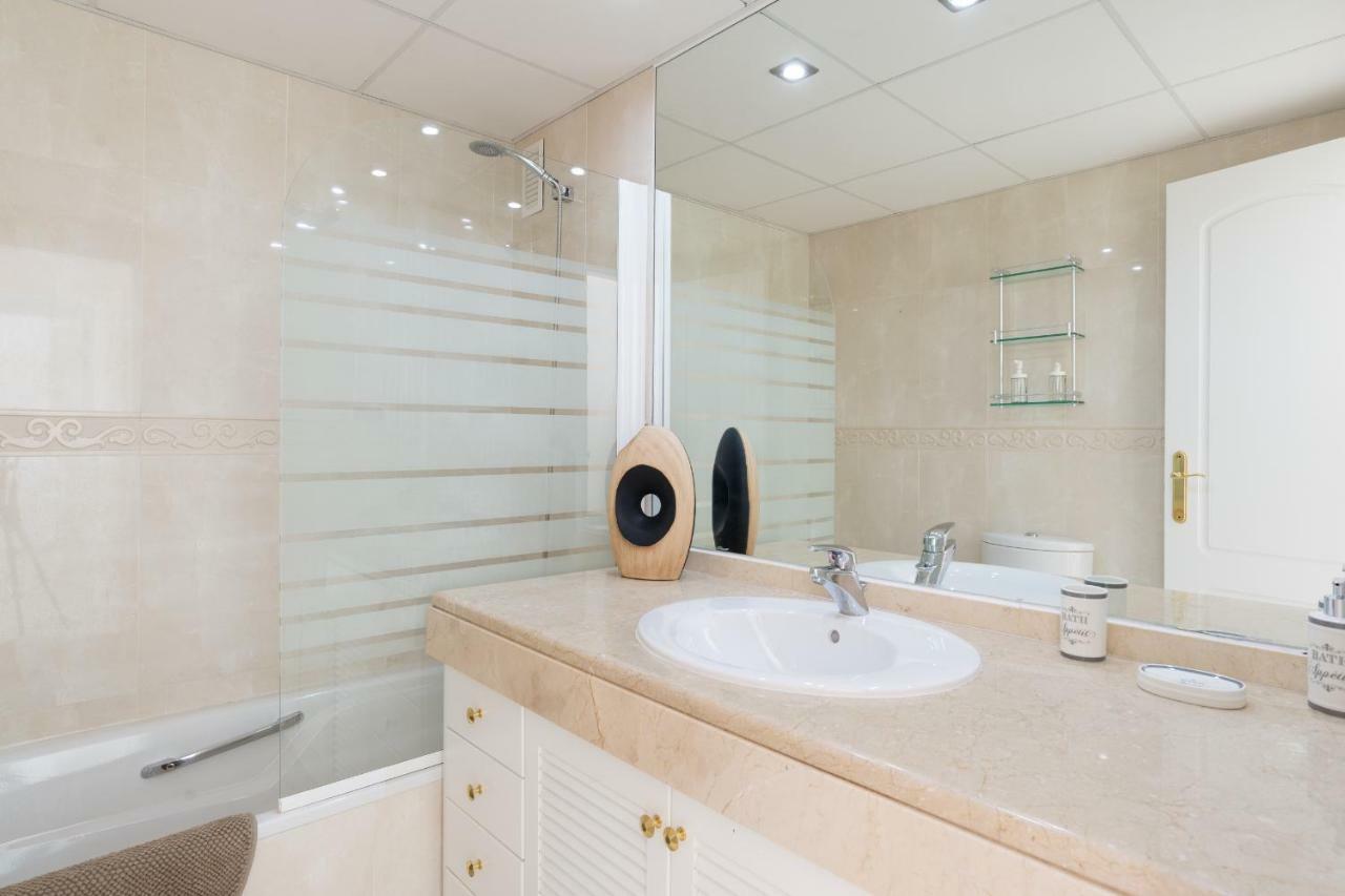 Luxury Duplex- 7 Minutes From The Appartement Torremolinos