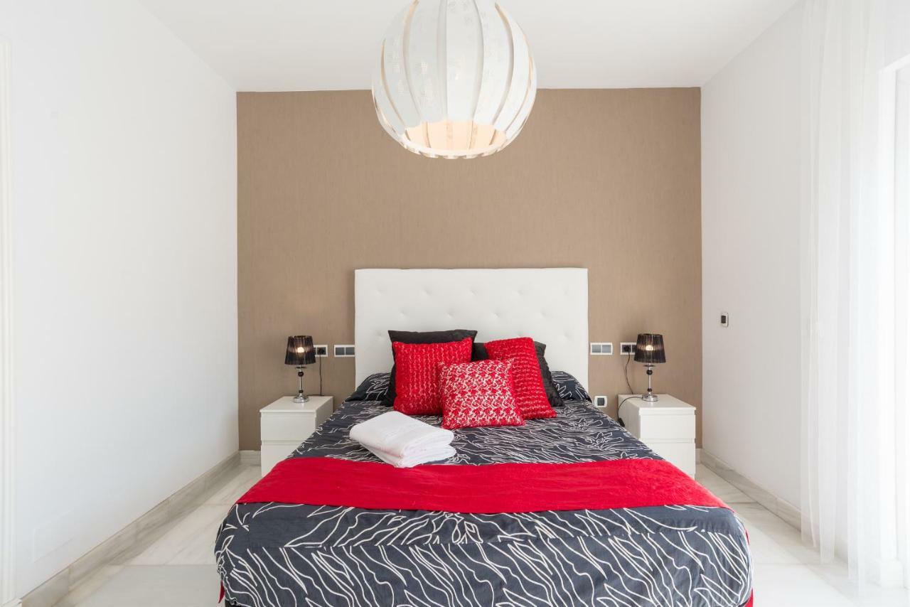 Luxury Duplex- 7 Minutes From The *
