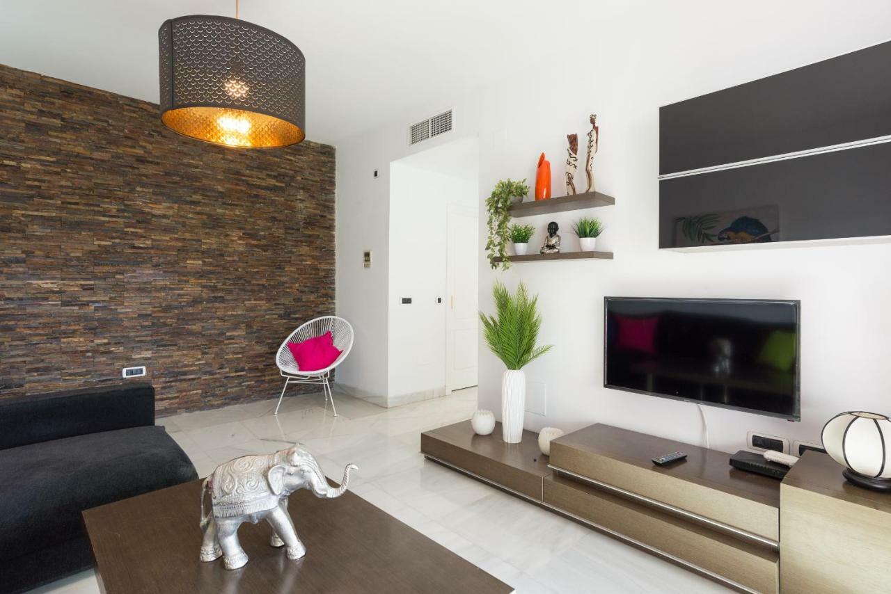 Luxury Duplex- 7 Minutes From The