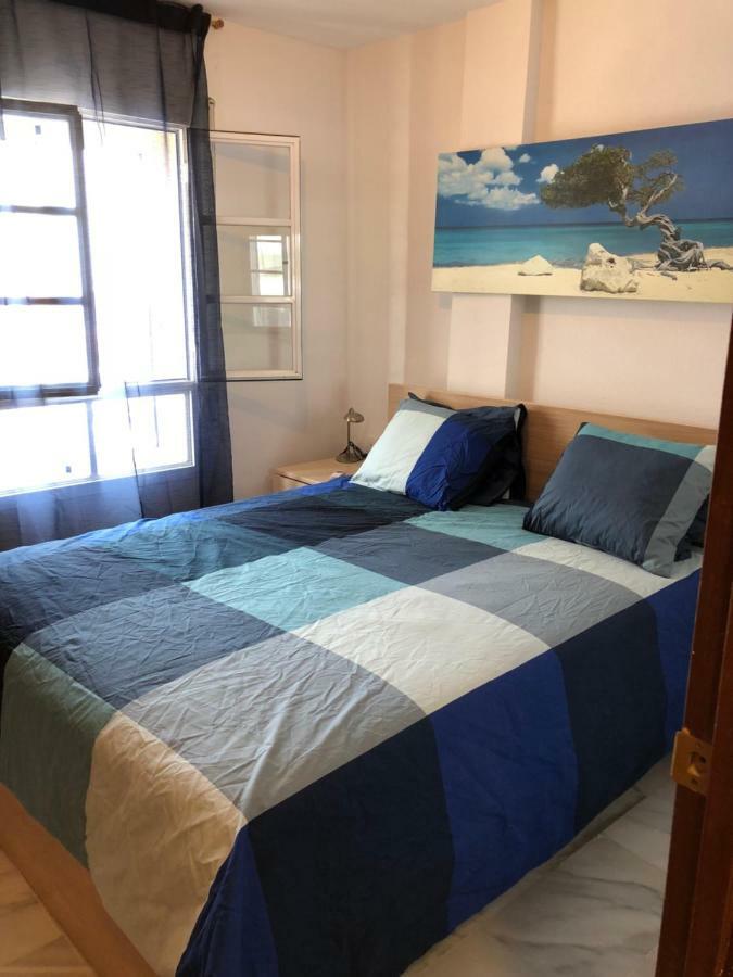 El Cortijuelo. Magnificent Triplex Terraced House With Rooftop Of 18m2, Overlooking The Sea. Parking Torremolinos