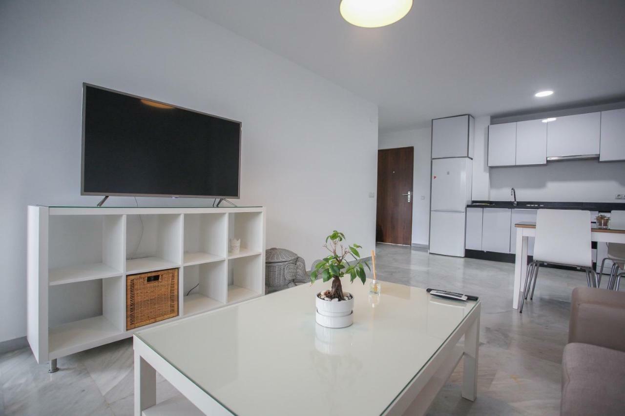 Apartment Apartamento En La Carihuela Con Piscina Y Parking, Al Lado De La Playa Torremolinos