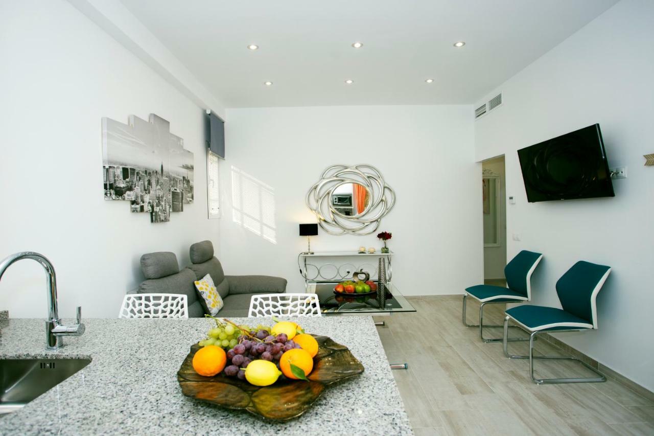 Monko Center, Garden & Pool O Torremolinos