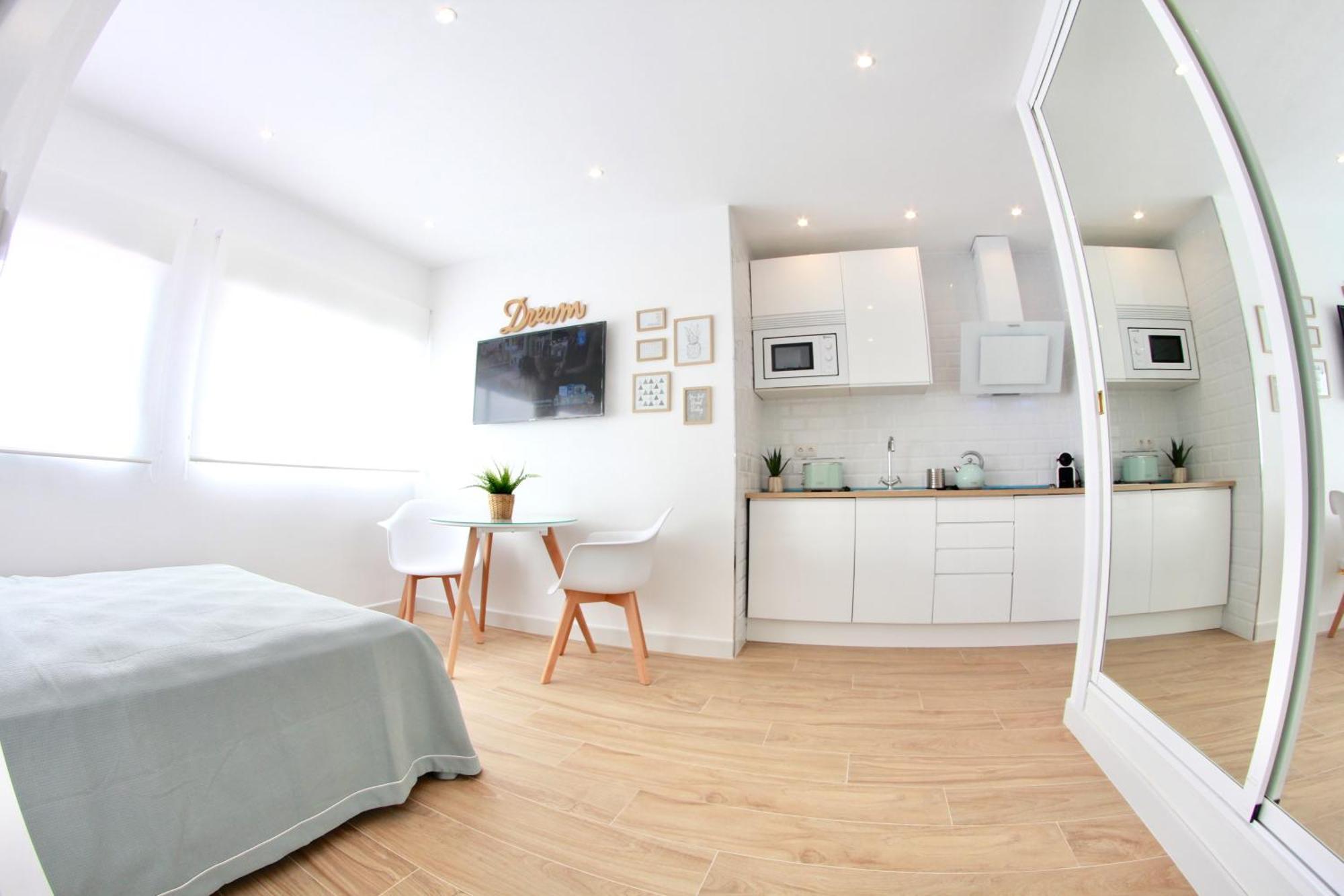 25m² Appartement, Met 1 Privé Badkamer In Stadscentrum Appartement Torremolinos