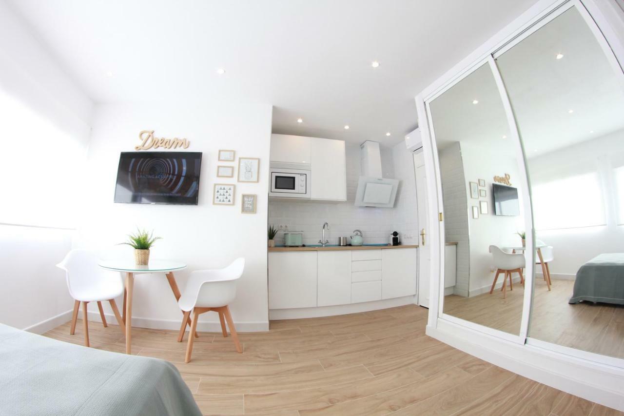 25m² Appartement, Met 1 Privé Badkamer In Stadscentrum *