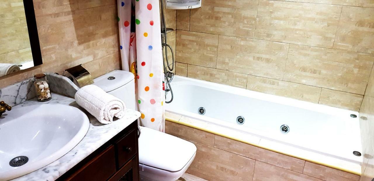 Apartamento Duplex Frente Al Mar Paseo Maritimo Apartment *