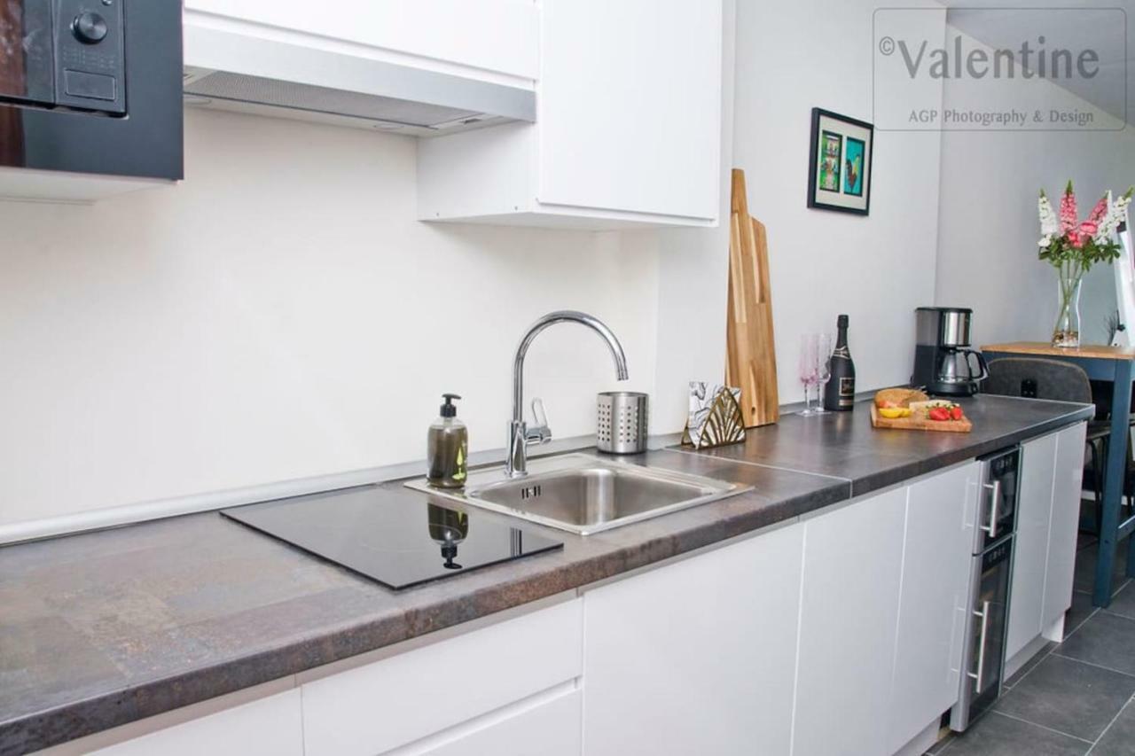 Stunning Studio.seaview With Balcony And Pool. Appartement *