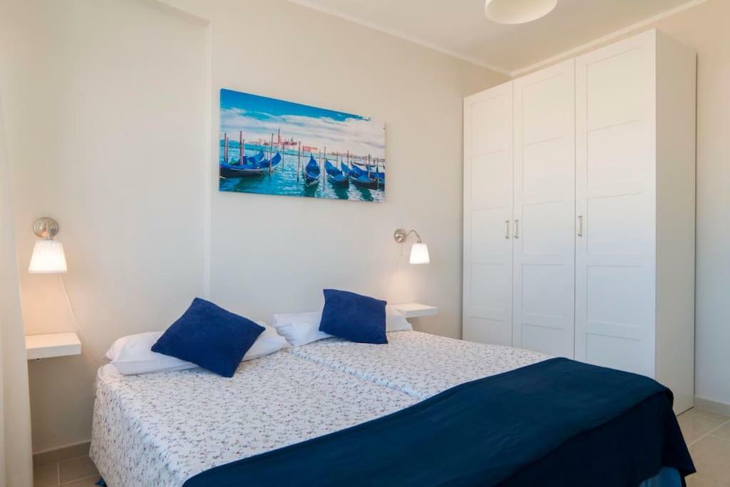Calle La Toja S/n. Los Alamos Appartement