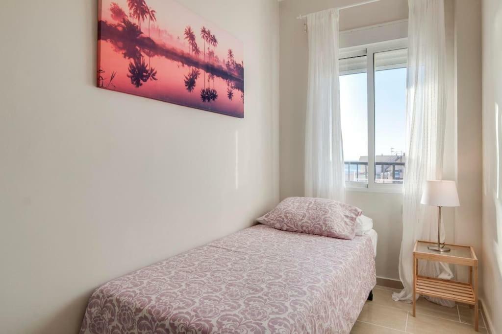 Calle La Toja S/n. Los Alamos Appartement *