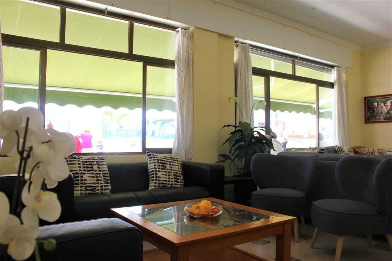 Cabello Hotel *