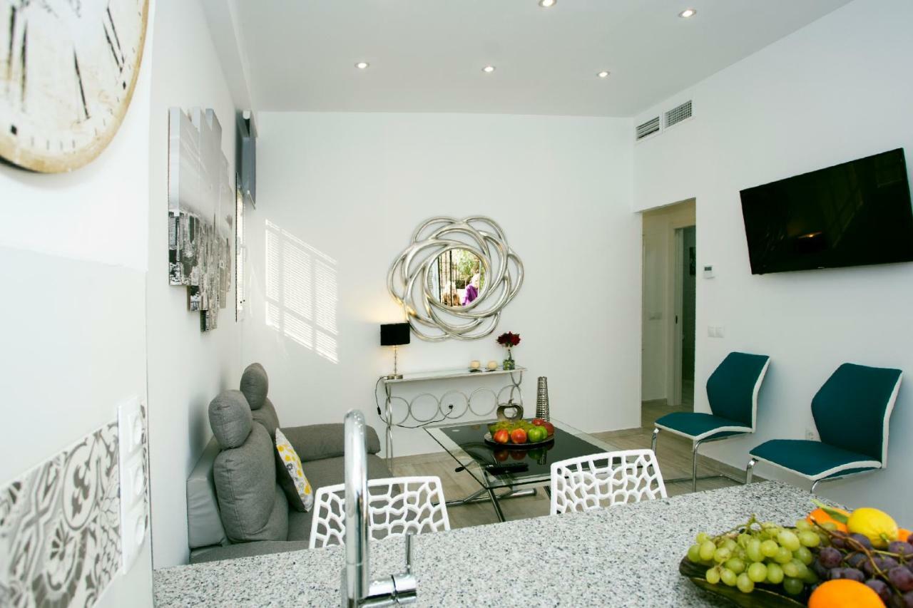 Monko Center, Garden & Pool O Torremolinos
