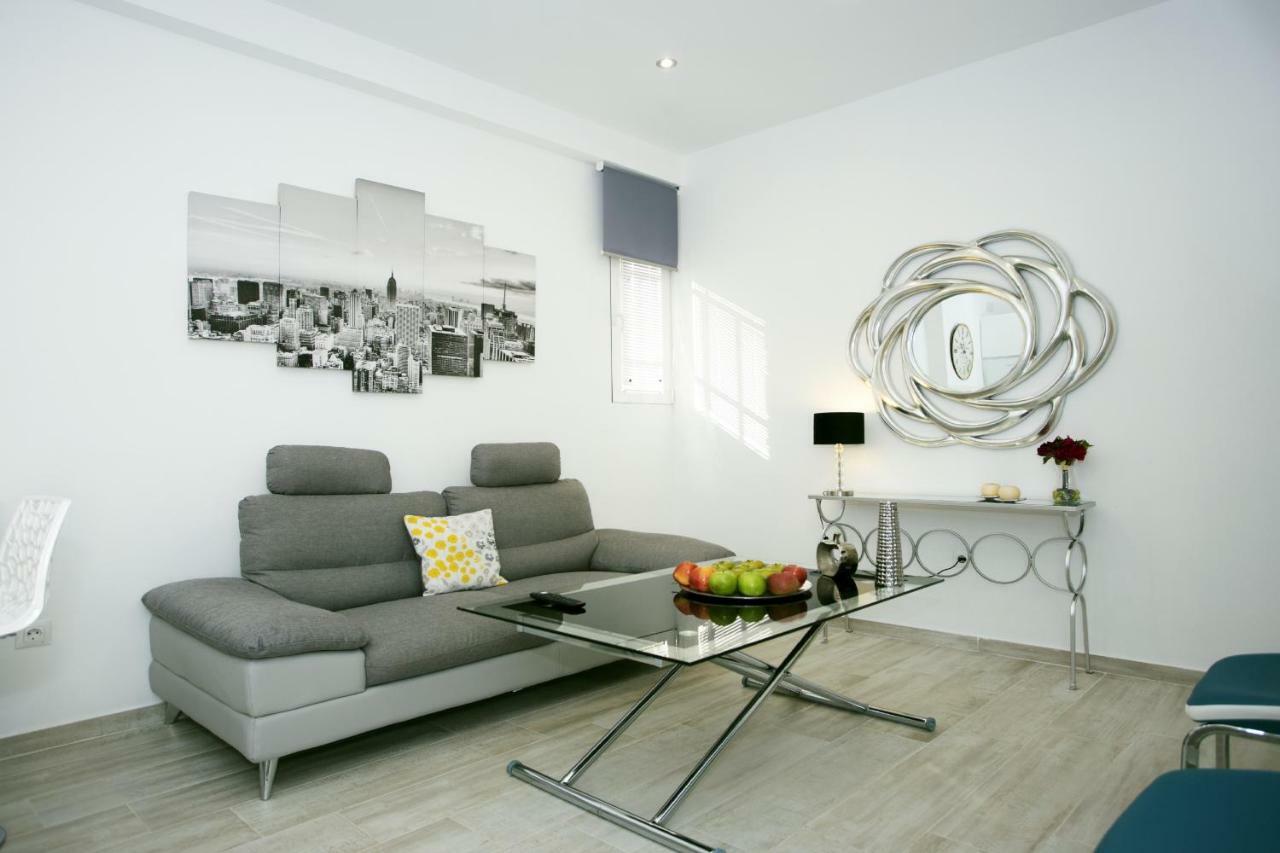 Monko Center, Garden & Pool O Torremolinos