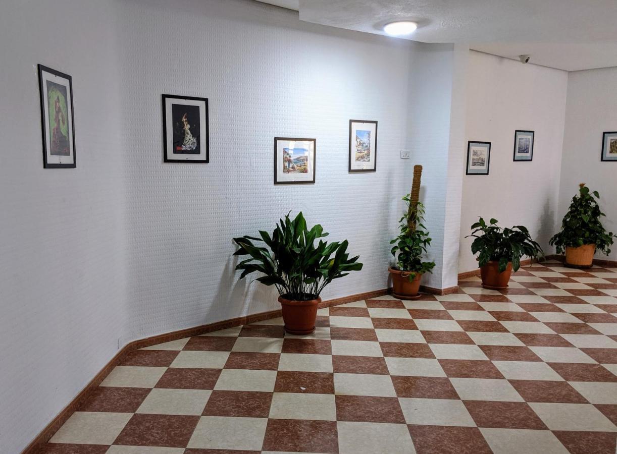 Away In The Heart Of Town Apartment