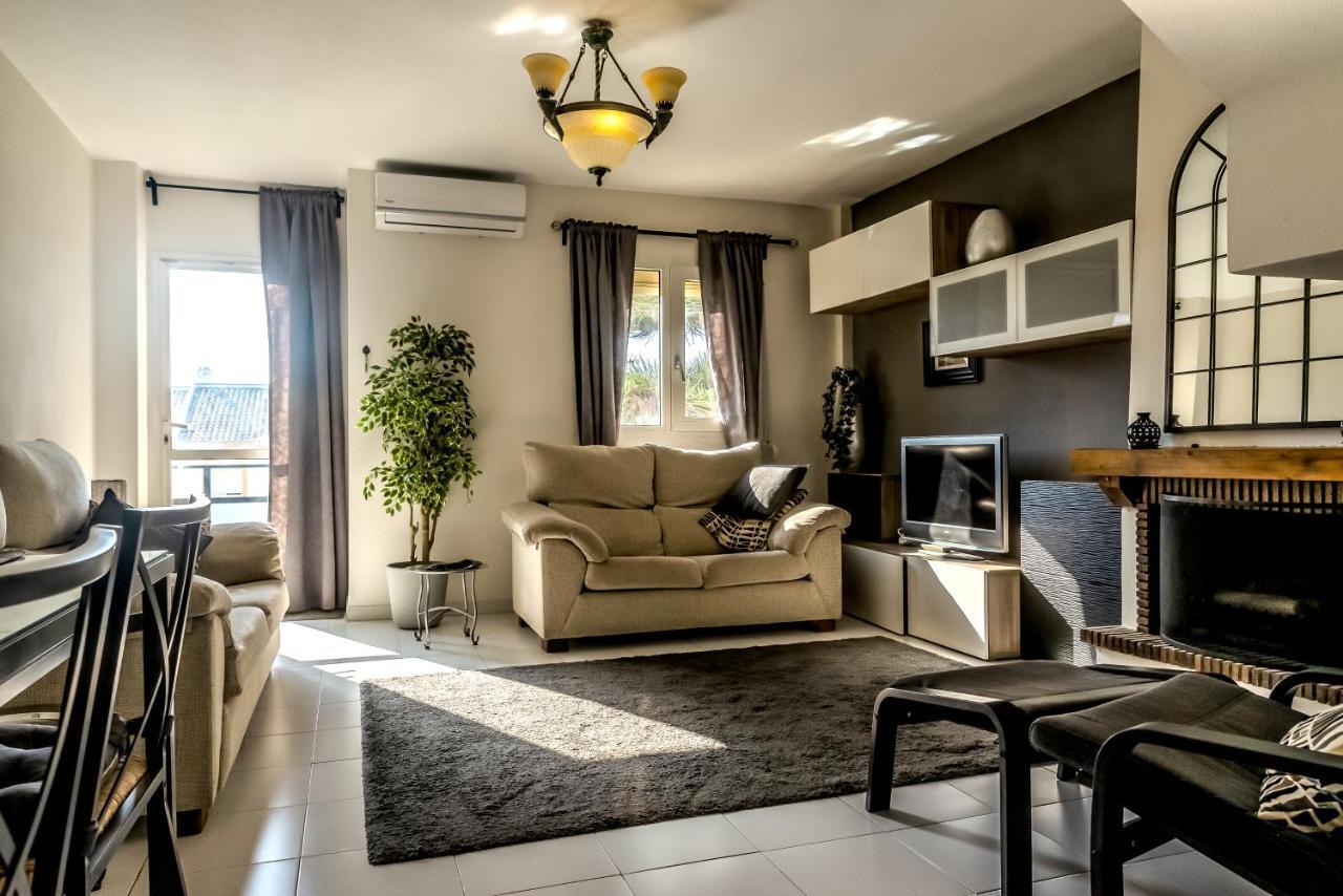Apartamento Atico Con Terraza - A 600 Metros De Playa La Carihuela - Piscina - Parking Gratis -excelente Wifi