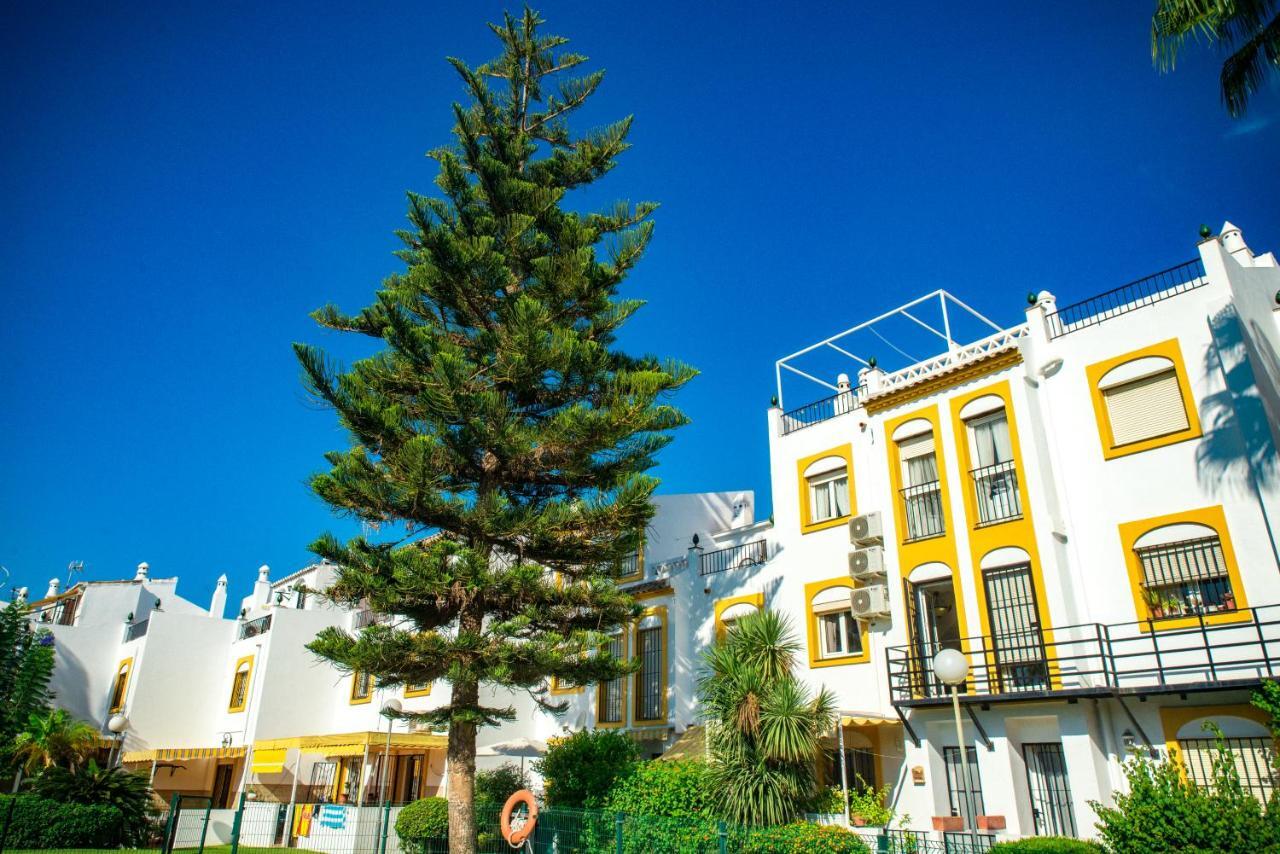 Atico Con Terraza - A 600 Metros De Playa La Carihuela - Piscina - Parking Gratis -excelente Wifi *