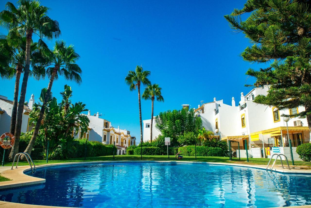 Apartamento Atico Con Terraza - A 600 Metros De Playa La Carihuela - Piscina - Parking Gratis -excelente Wifi