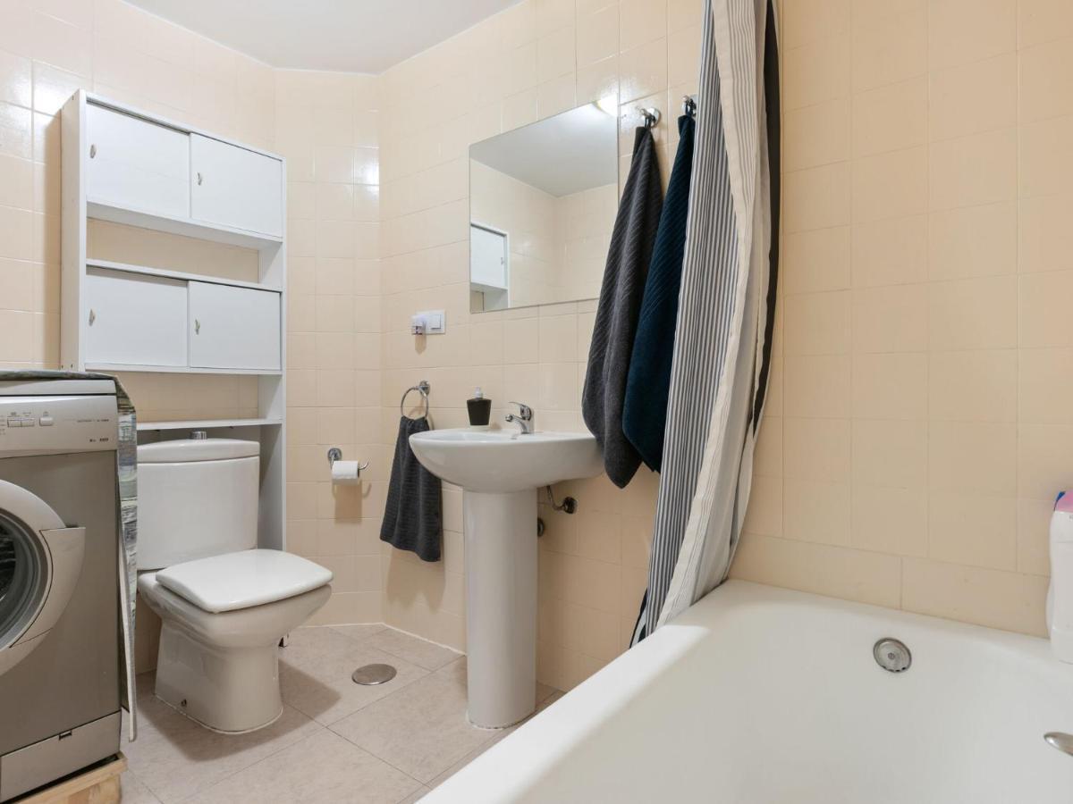 Pleasant In With Nearby Holiday home *