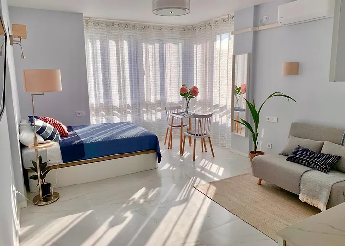 Elegant Studio With Pool And Seaview
