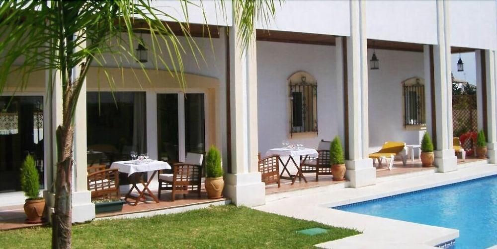 La Luna Blanca Hotel