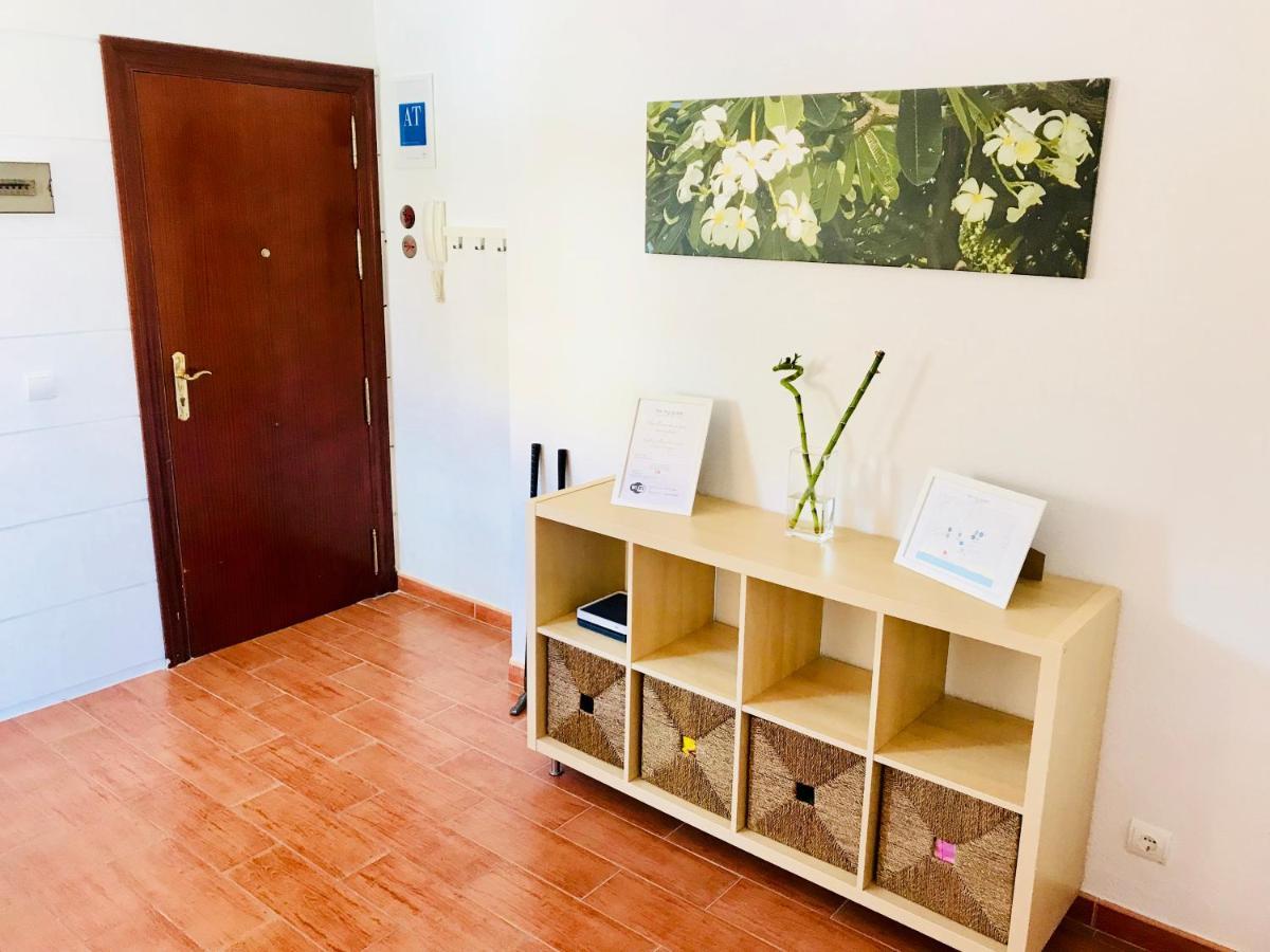 Fully Furnished Luxury By The Beach. Apartment